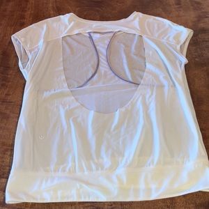 Oversized Lululemon top. Tags taken off. Pretty sure it’s a size 8